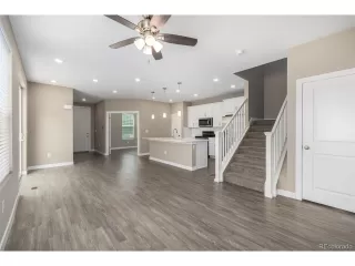 Photo #5: 9991092 Listing