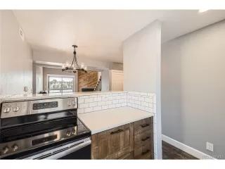 Photo #4: 9991396 Listing