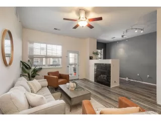 Photo #2: 9994221 Listing