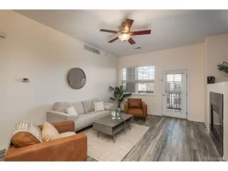 Photo #5: 9994221 Listing