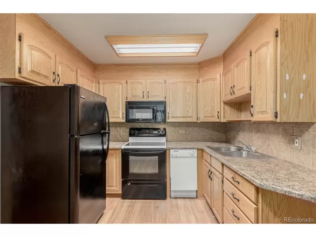 MLS: 9997941 Condo For Sale