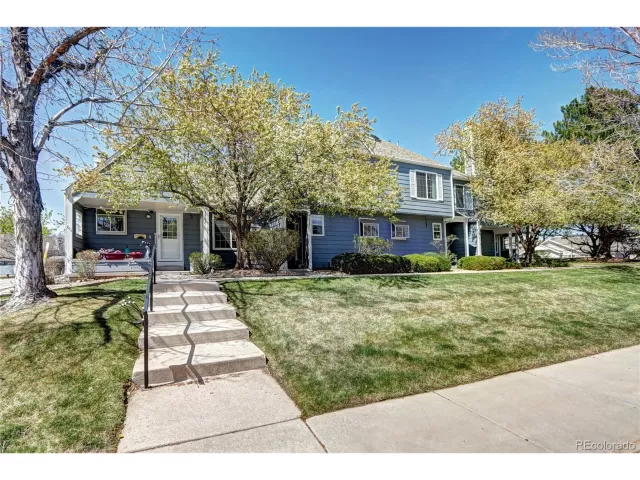 MLS: 9998268 Condo For Sale
