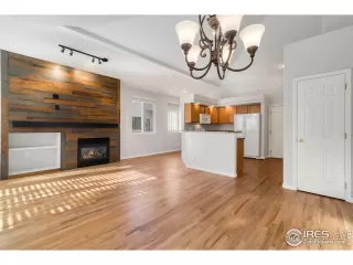 Photo #5: 999828 Listing