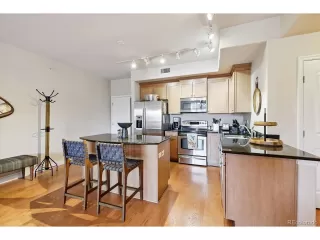 Photo #4: 9998966 Listing