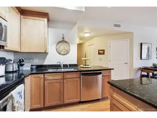 Photo #5: 9998966 Listing